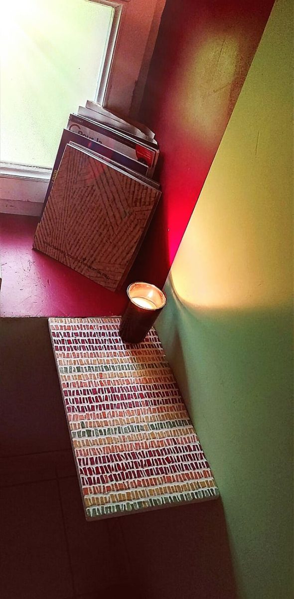 Tablette en mosaïque multicolors